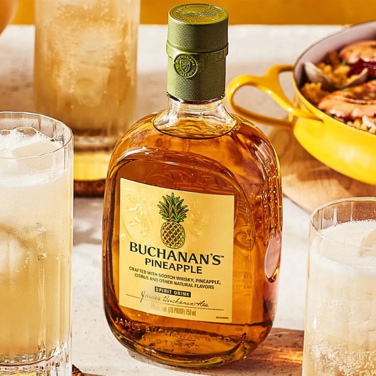 Buchanan’s Pineapple 750 ml - botella completa de frente