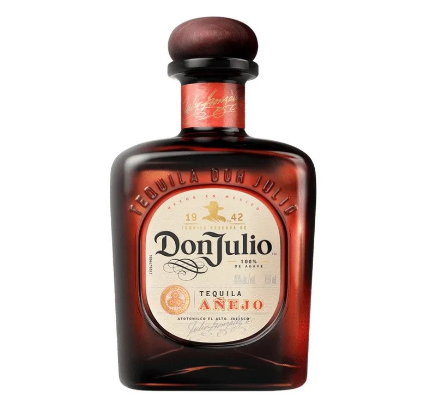 Tequila Don Julio Añejo - botella completa de frente