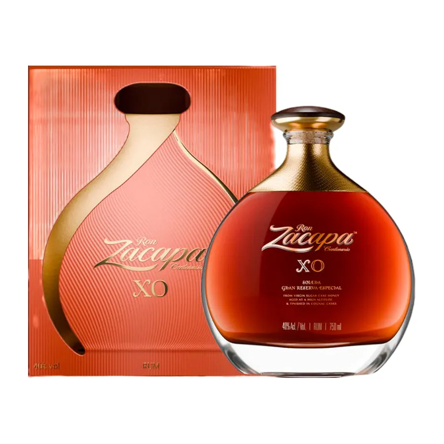 Ron Zacapa Centenario XO - botella completa de frente